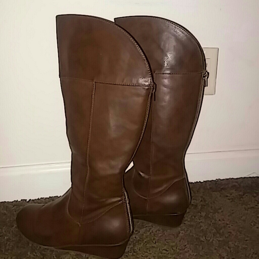 Girls brown boots